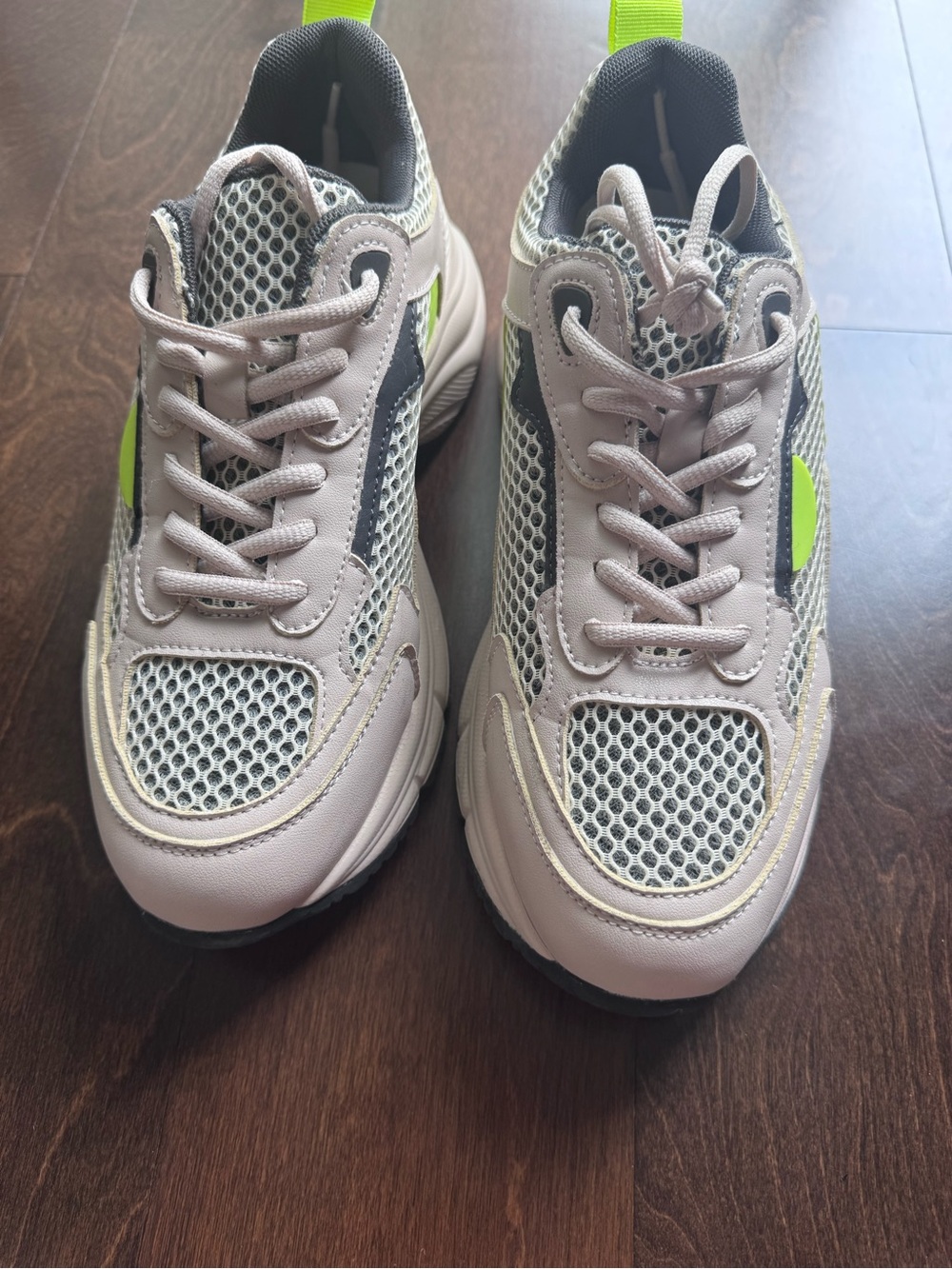 Neutral beige Mesh Athletic Sneakers with Neon Accent